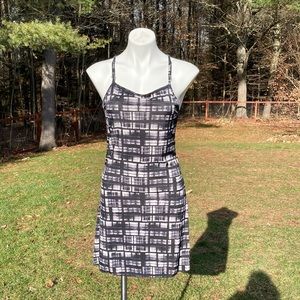 Racer back adjustable strap painted hashmark print black and white dress size S